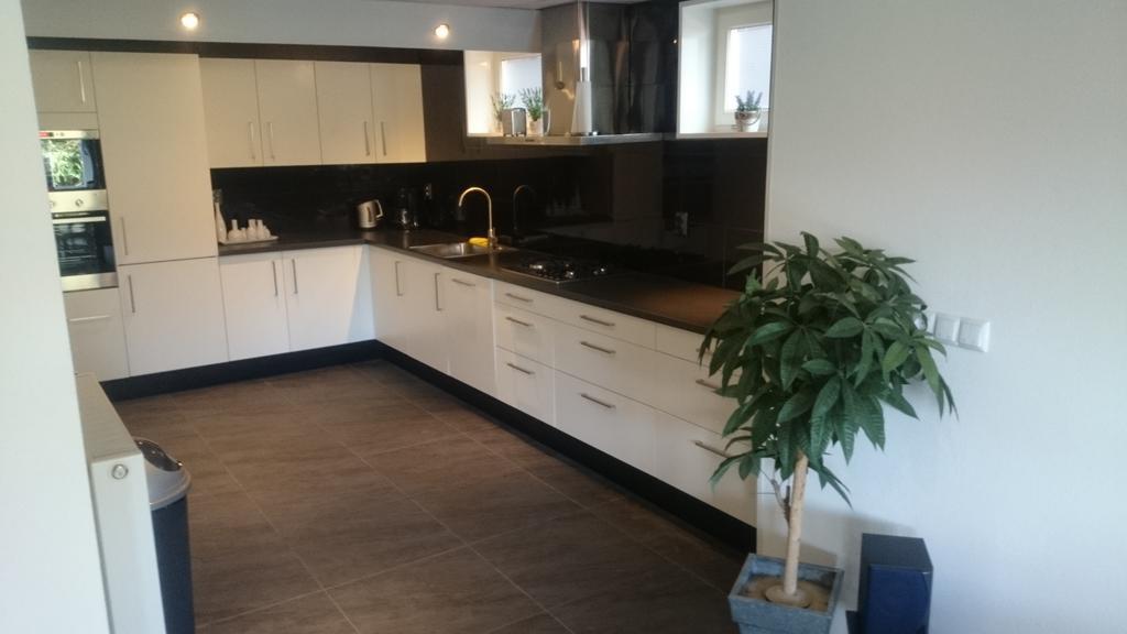 Bed & Kitchen Den Oever Chambre photo